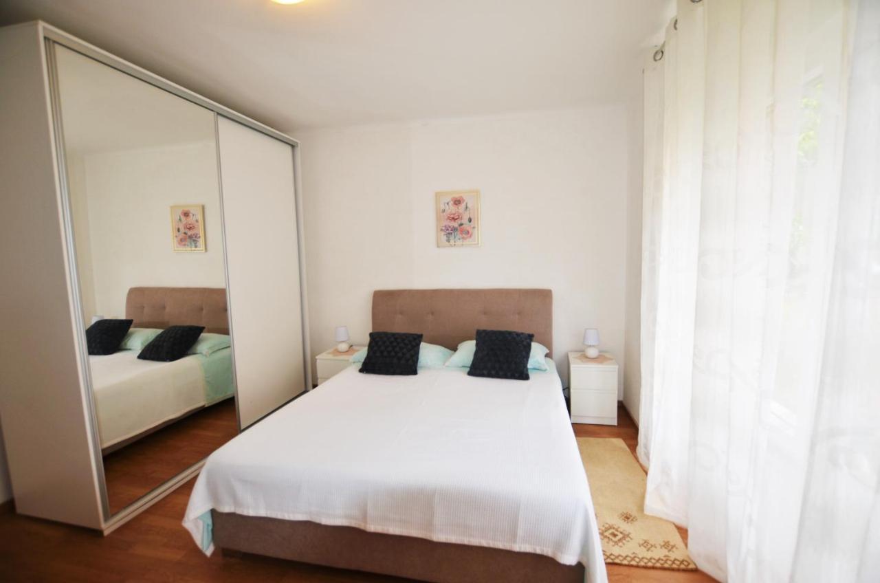 Apartment Leo Umag Exterior foto